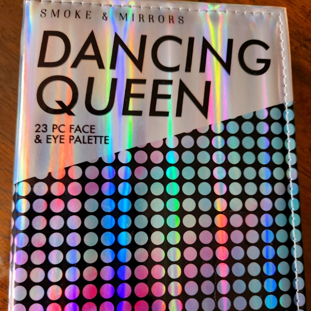 Dancing queen eye and face pallette